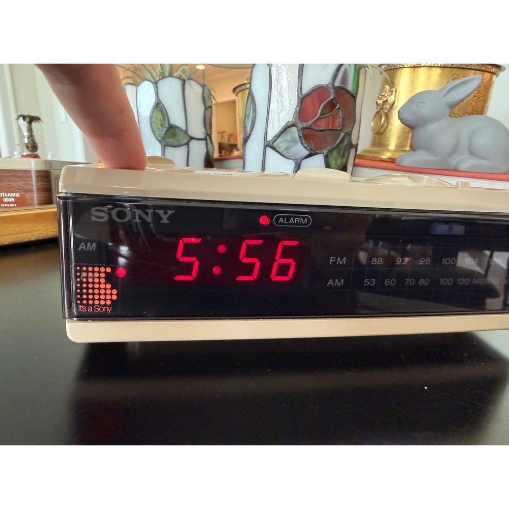 Vintage Sony Dream Machine Alarm Clock Radio ICF-C50W Works FM/AM LED